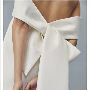 AMSALE - BOW BACK DRESS NWT SIZE 6